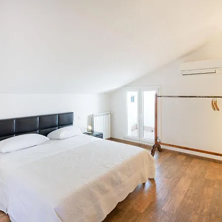 公寓 Upscale In With Balcony 萨韦纳河畔圣拉扎罗